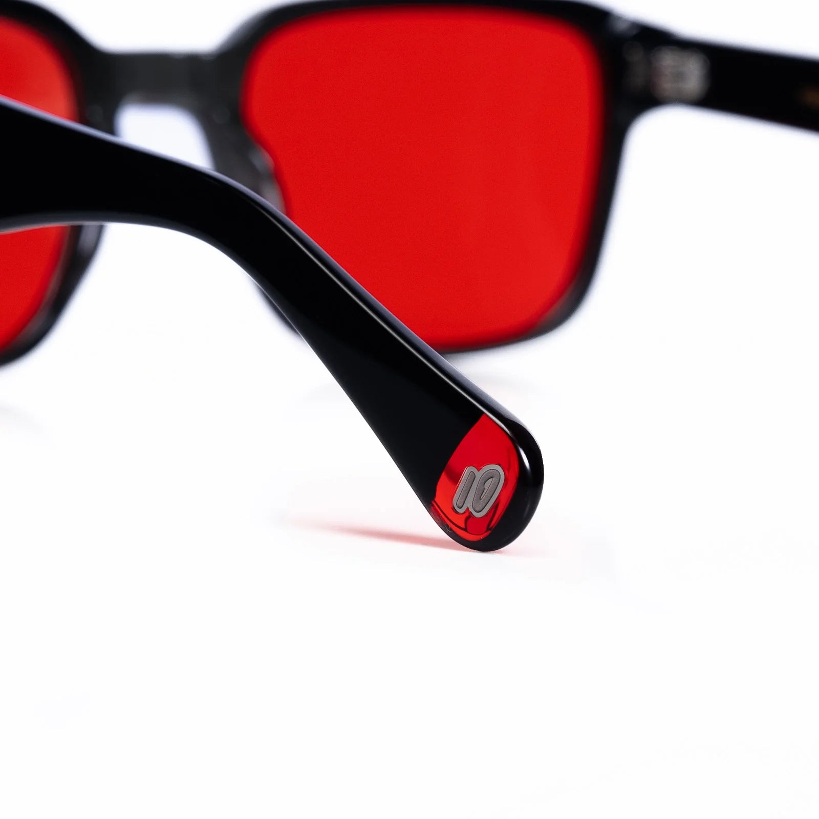 Las Calidosas Black - Lente Rojo