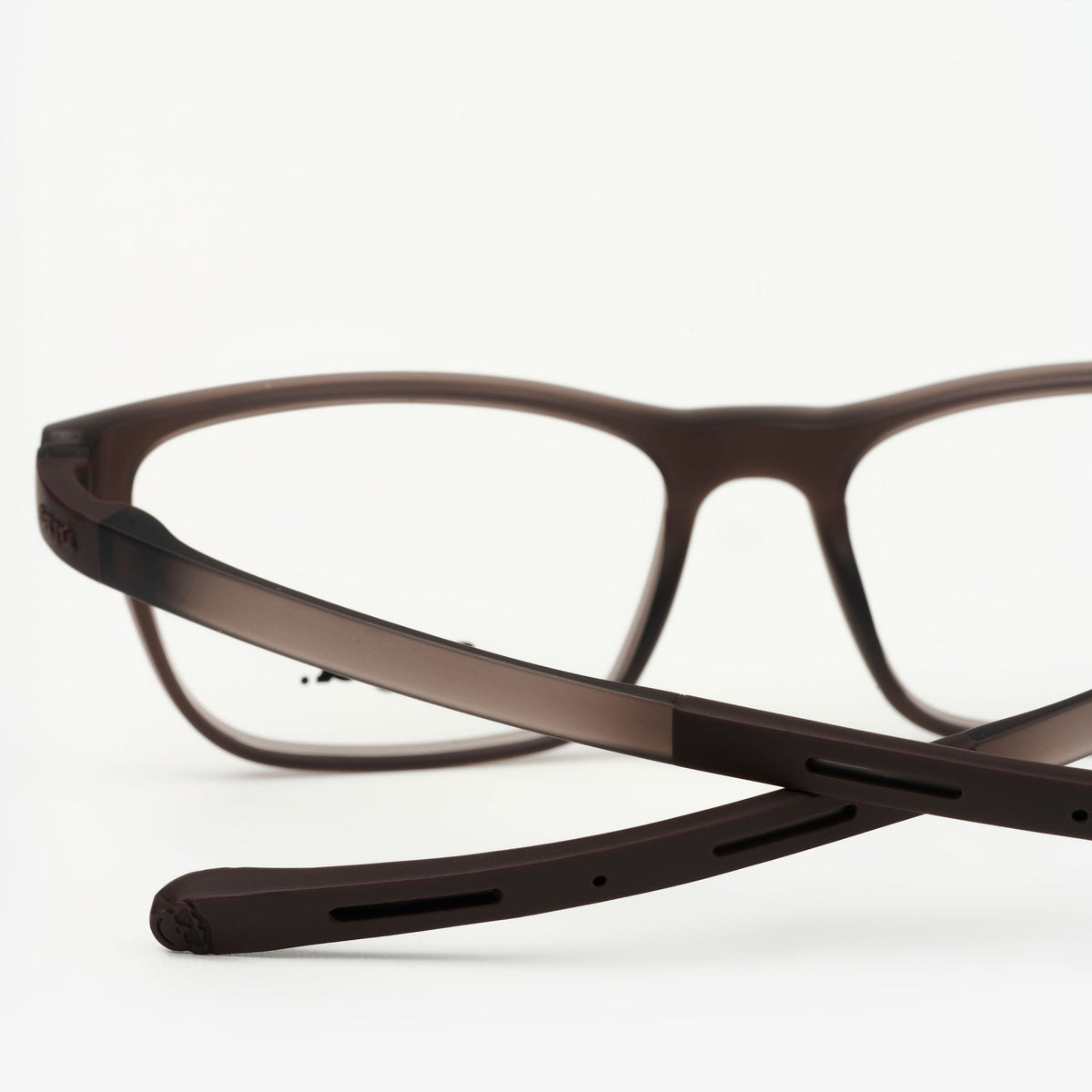 Páramo Mole Formuladas — montura rectangular ultraliviana de Sajú, lista para tu fórmula