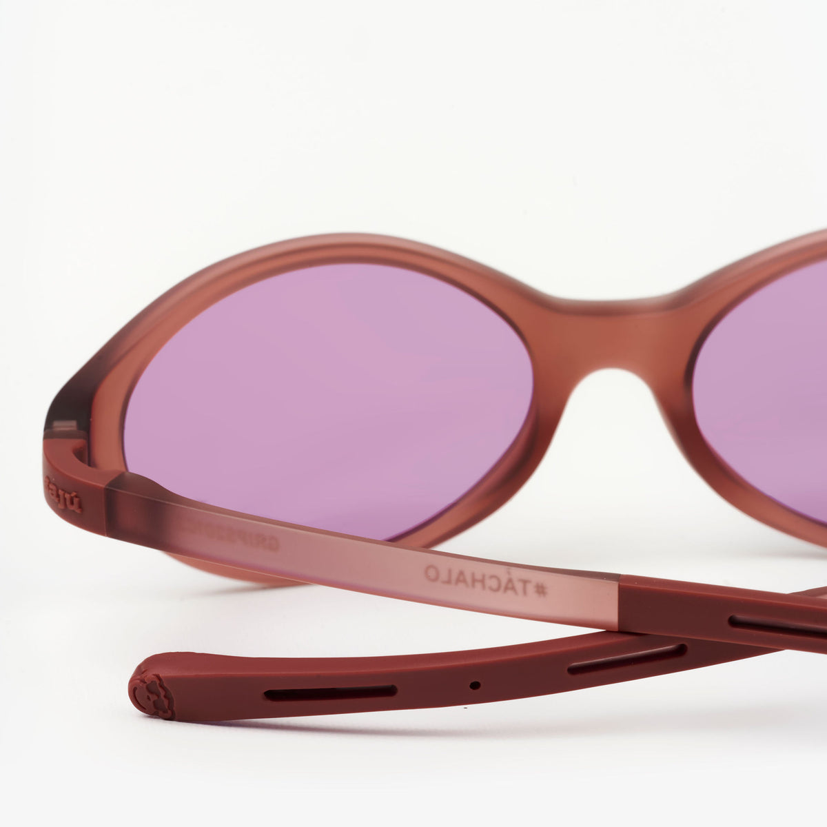 Sierra Sangría — gafas de sol de Sajú con filtro UV400 y sistema Grip antideslizante