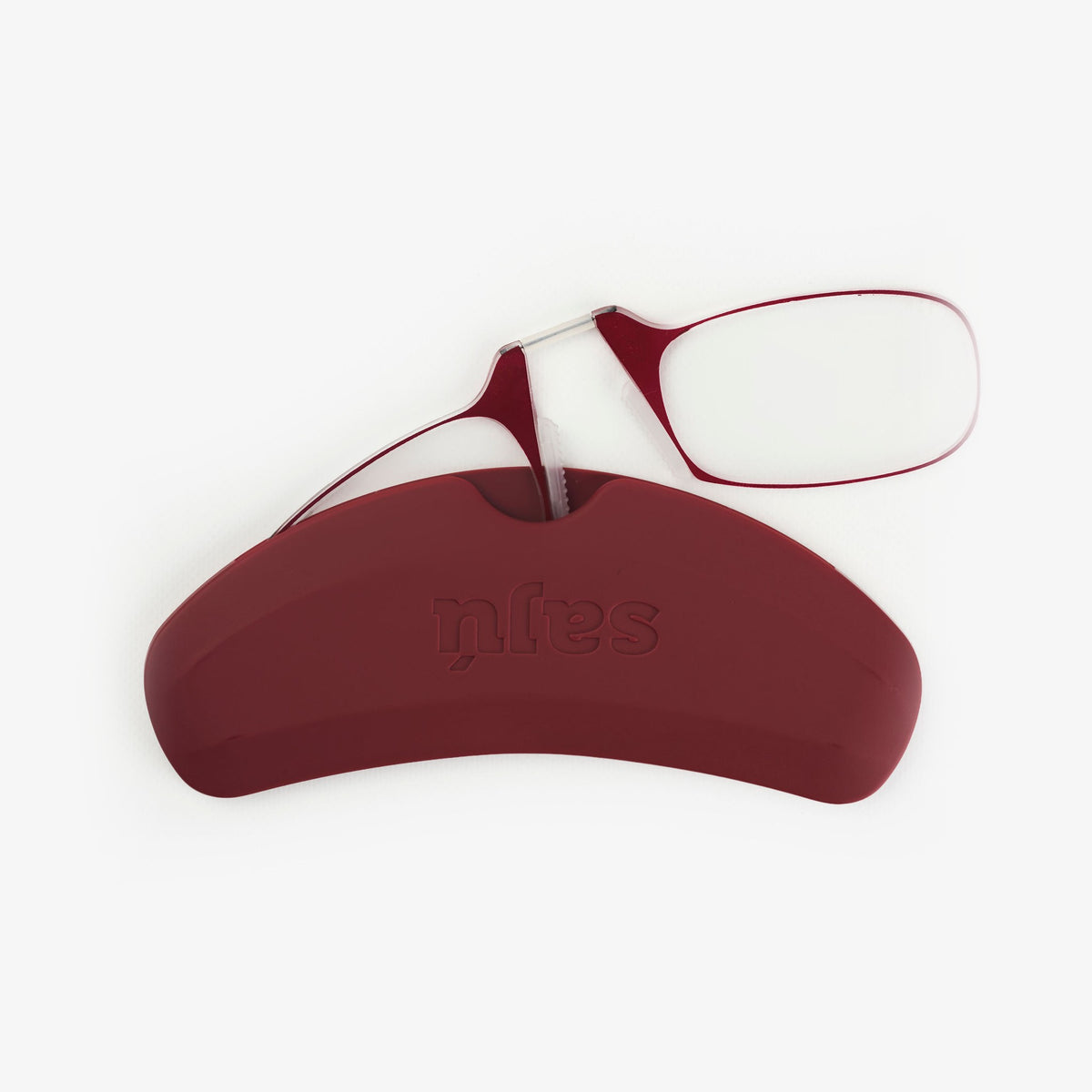 Phone Glasses Burgundy: gafas de lectura ultradelgadas saliendo de su estuche adhesivo