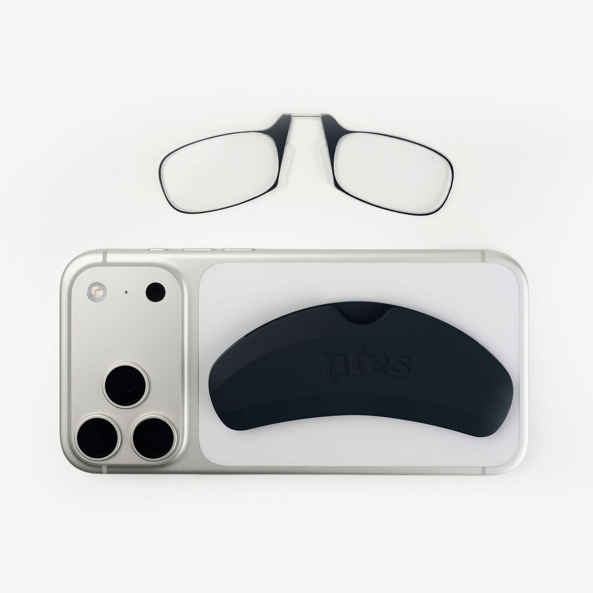 Gafas de lectura Phone Glasses Gray junto al celular con el estuche adhesivo