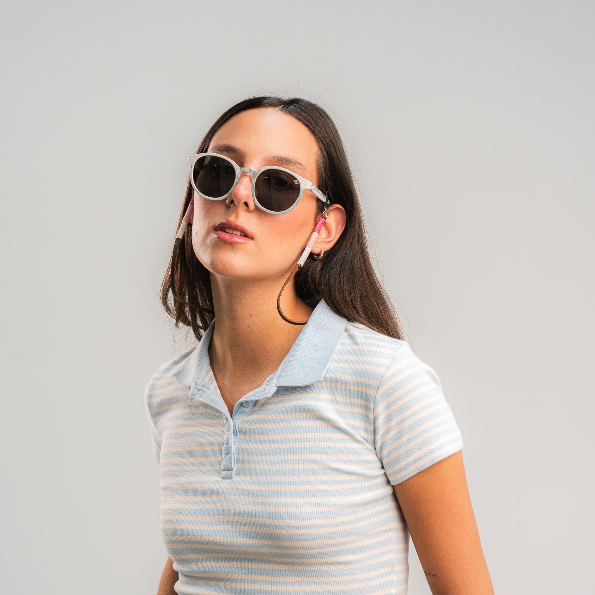 Cuelga Gafas Cuero Bordado - Sajú Colombia