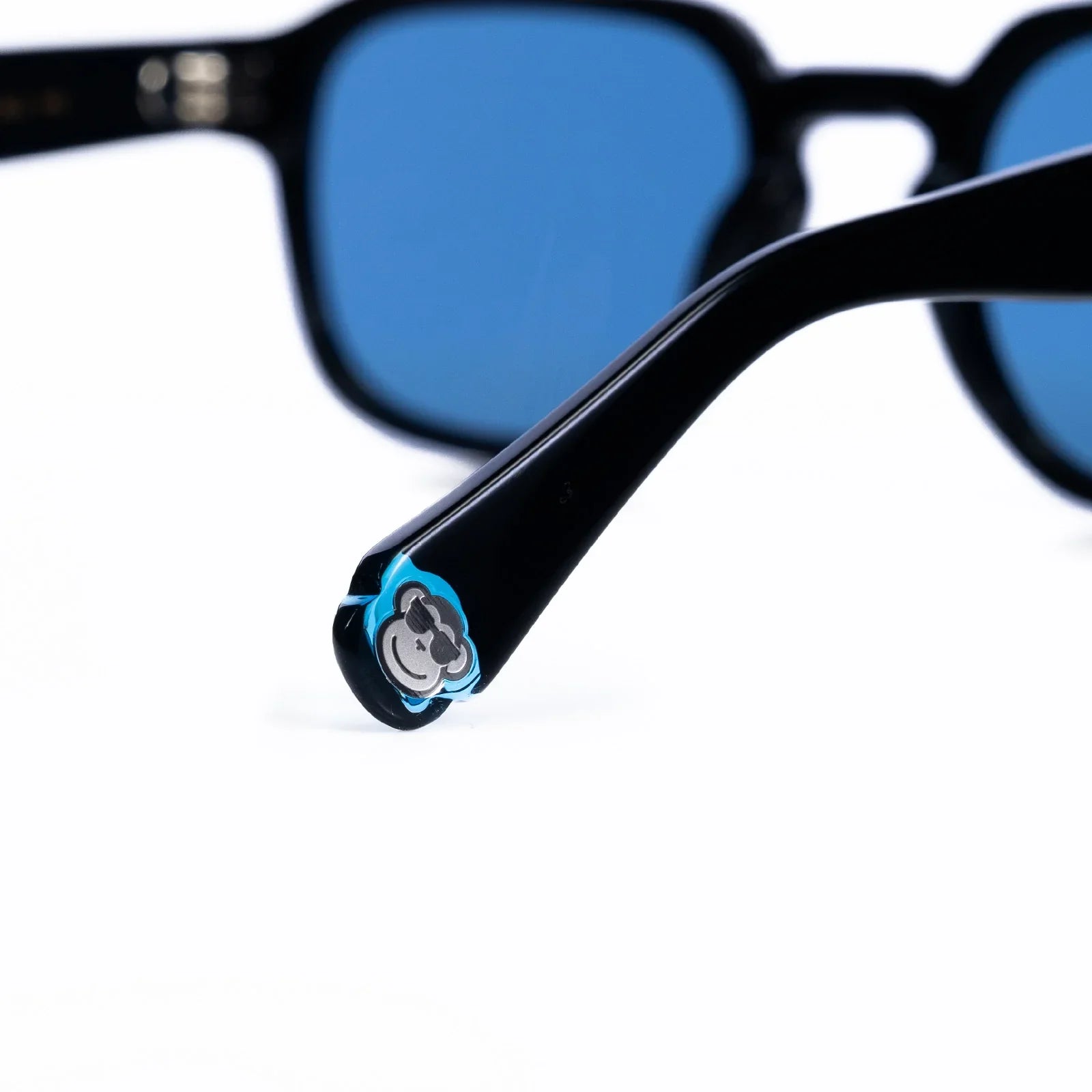 Las Calidosas Black - Lente Azul