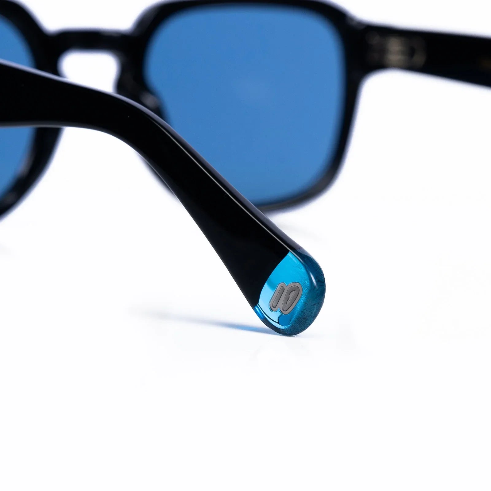 Las Calidosas Black - Lente Azul