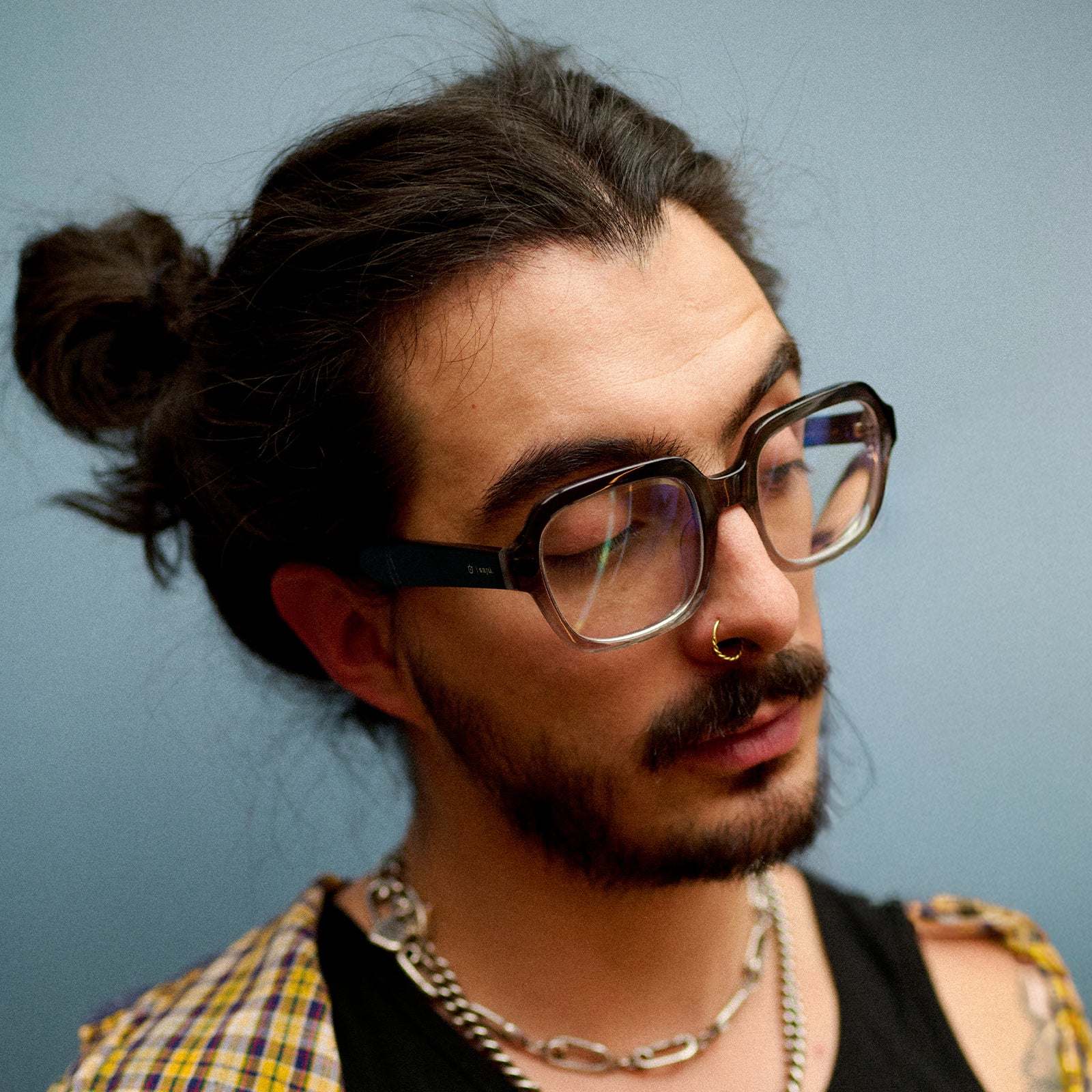 Simón Vargas Gradient Black