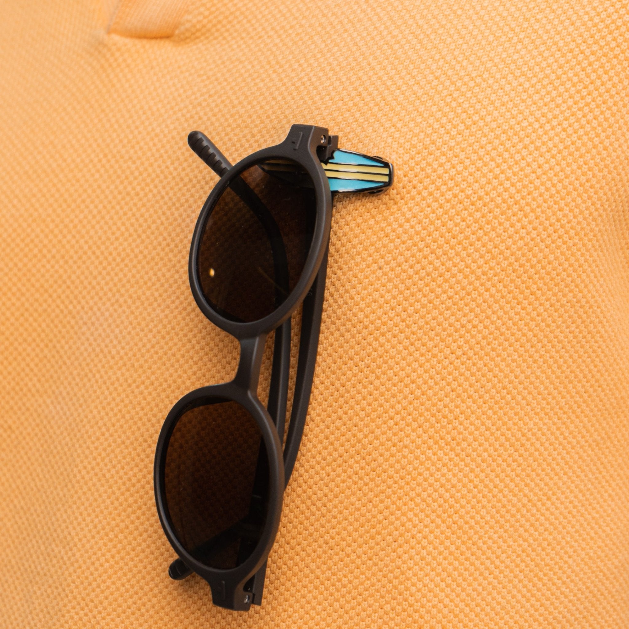 Anti - Saju (Pin Cuelga - Gafas) - Sajú Colombia