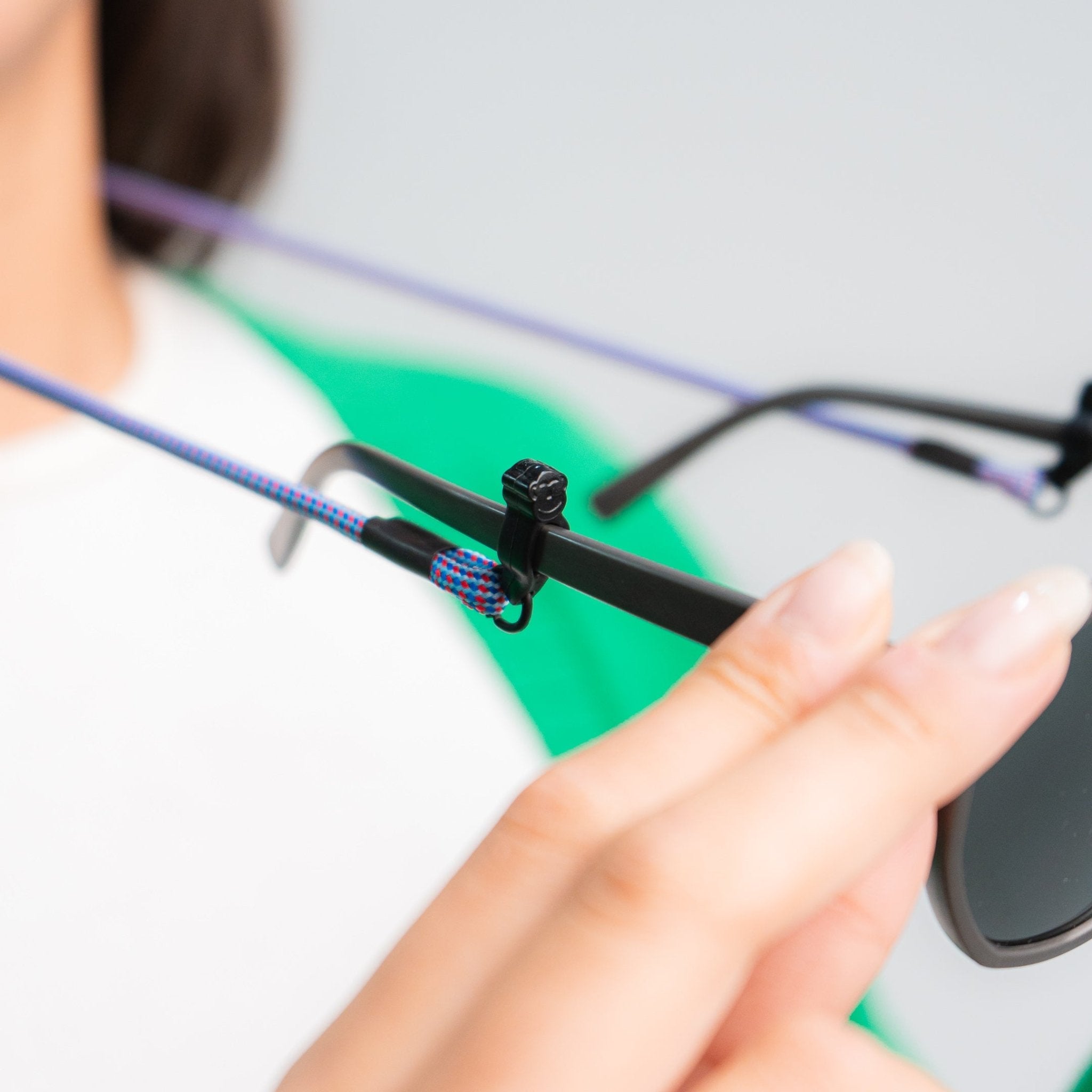 Cuelga Gafas Slim Bold - Sajú Colombia