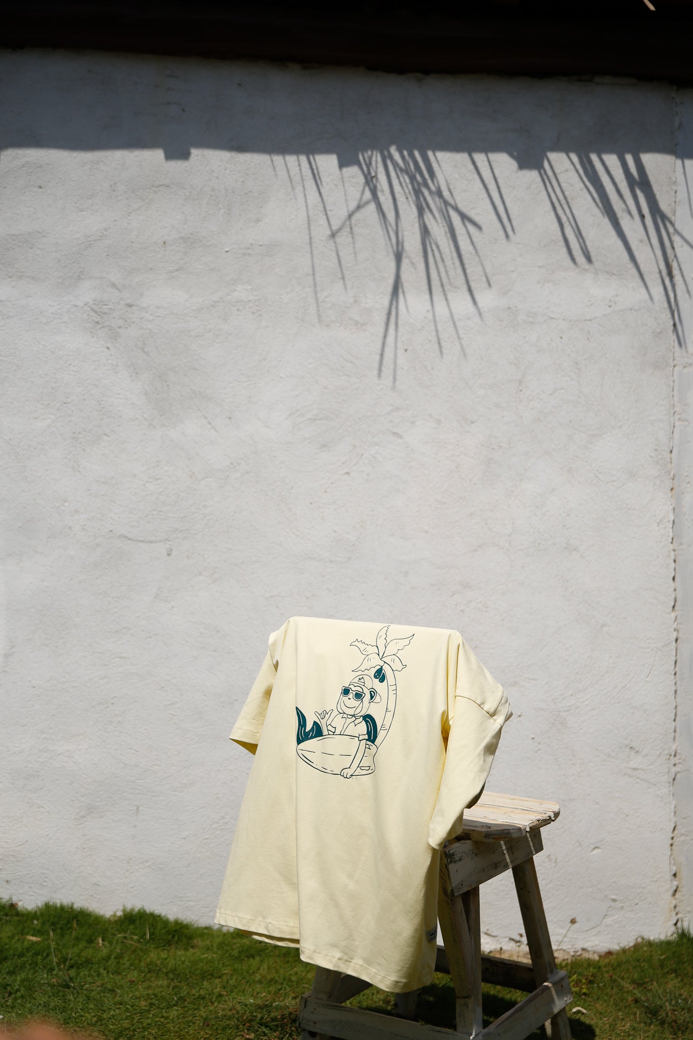 Camiseta Amarilla / Sol y Surf