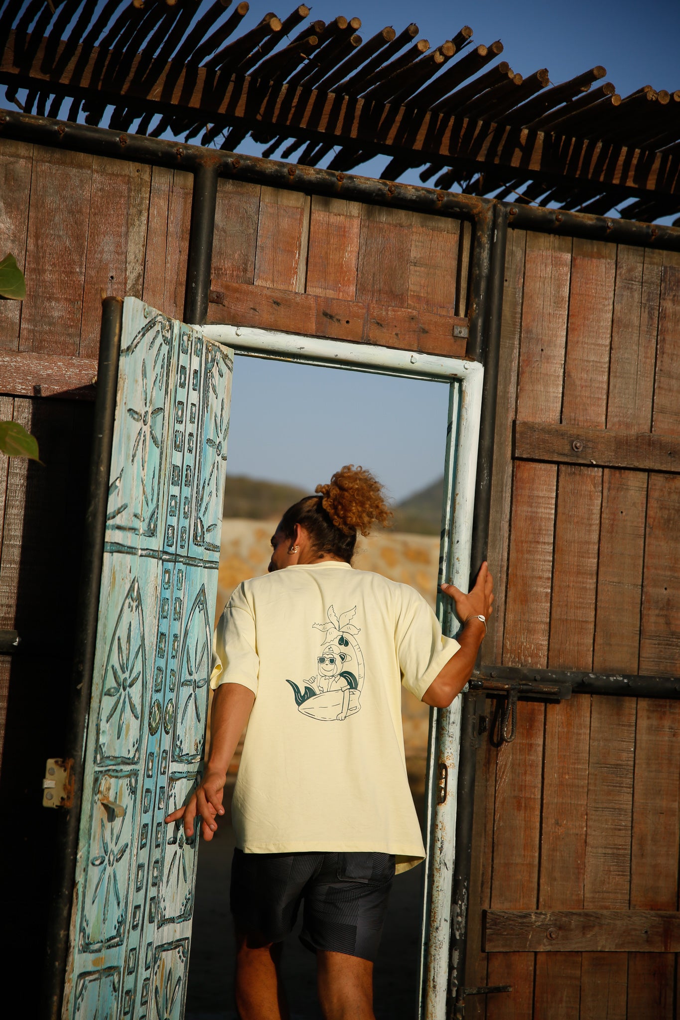 Camiseta Amarilla / Sol y Surf
